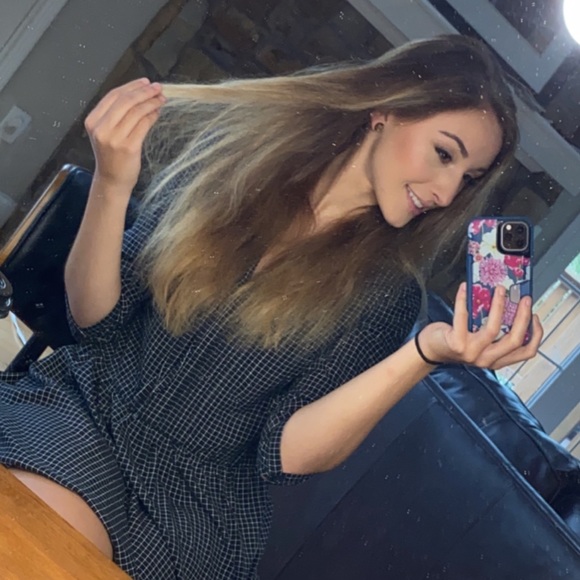 Meet your Posher, Natalie - Picture 3 of 4